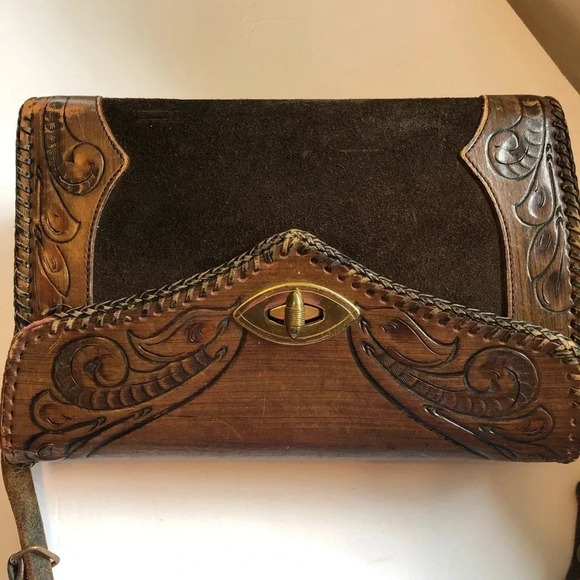 Vintage Leather Purse - Picture 5 of 16